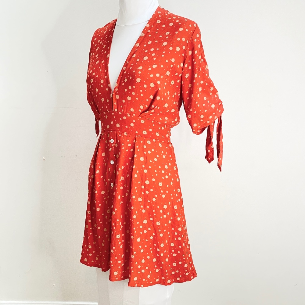 NWT FAITHFULL THE BRAND CHERRY RED BIRGIT PRINT ELBOW LENGTH TIE SLEEVE SIZE 8